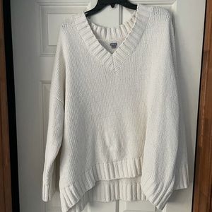 Never worn Aerie v neck sweater